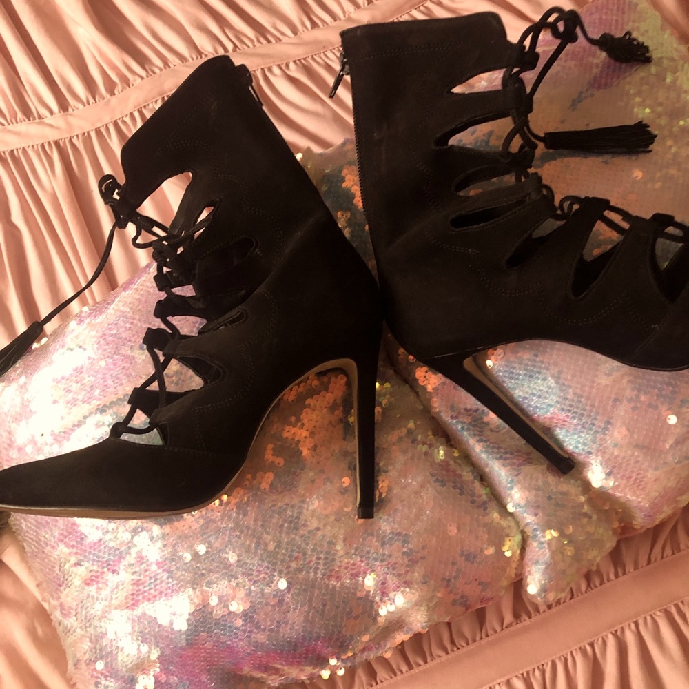 Steve Madden faux suede tie up high heeled bootie